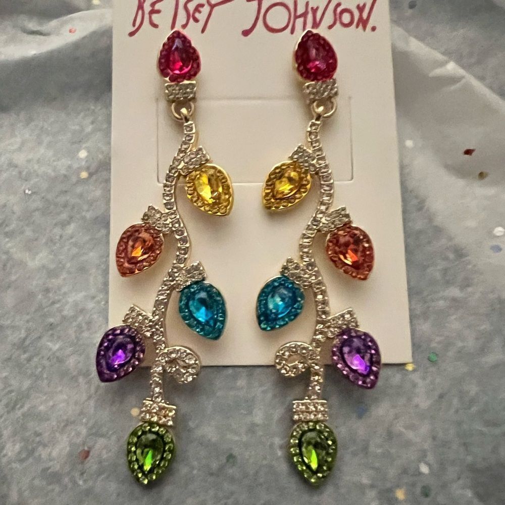 ❤️ Betsey Johnson stunning holiday lights crystal dangle earrings ❤️